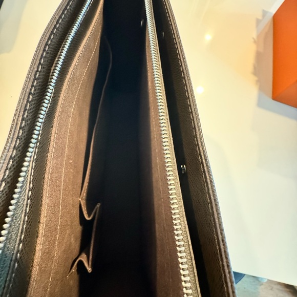 Louis Vuitton Taiga Porte-Documents Lozan - Picture 2 of 7